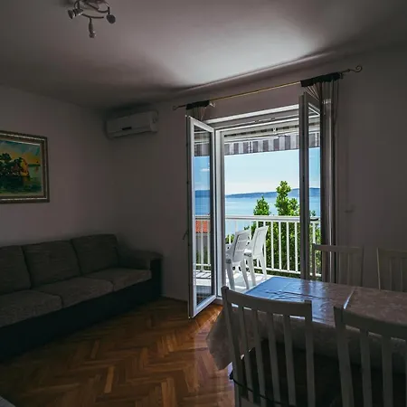 Sea Paradise Apartment *