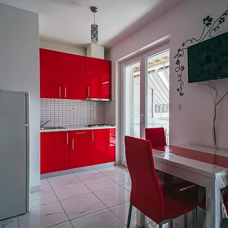 Sea Paradise Apartment *